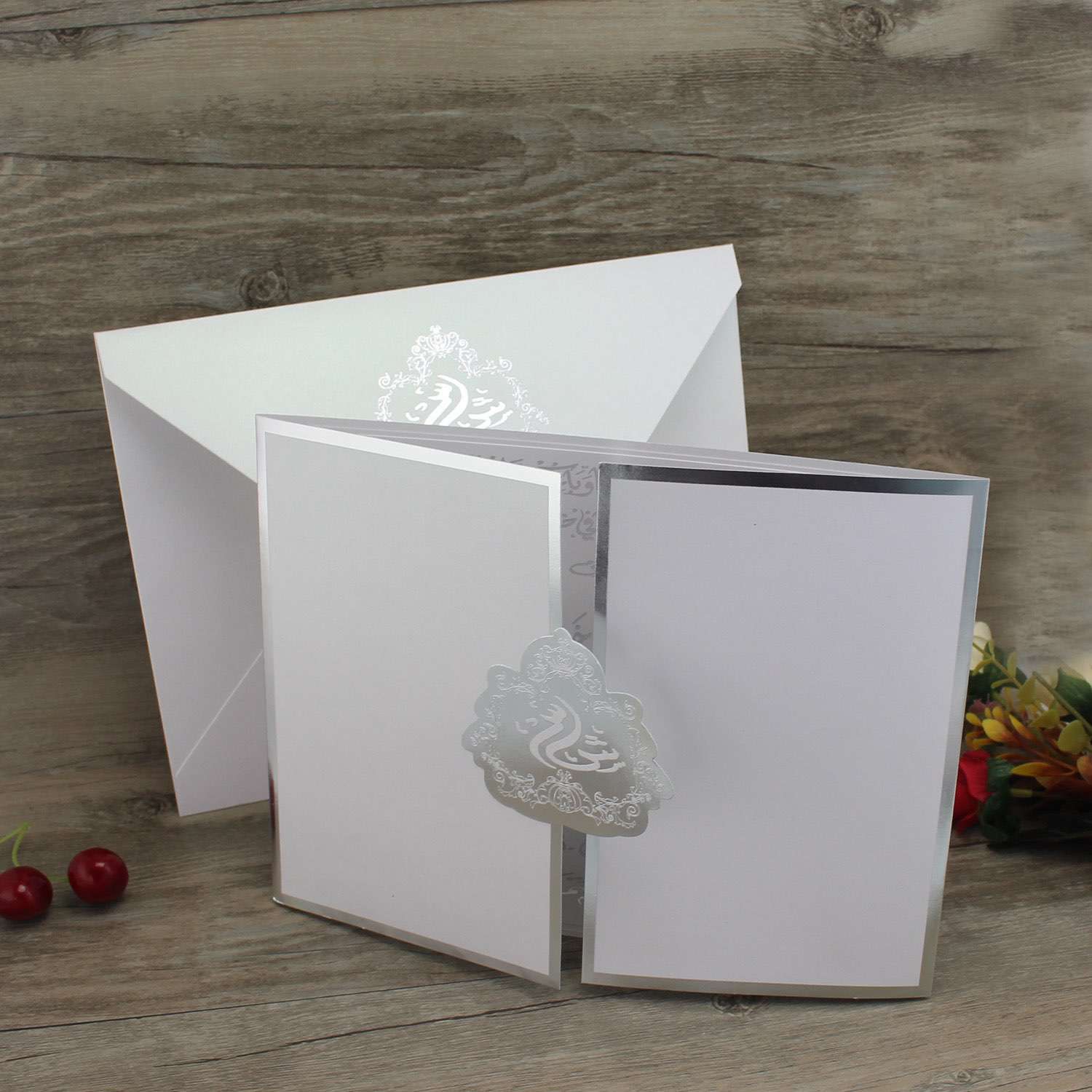 Gate Fold Invitation Wedding Card with Hand Bag Printing Customized 